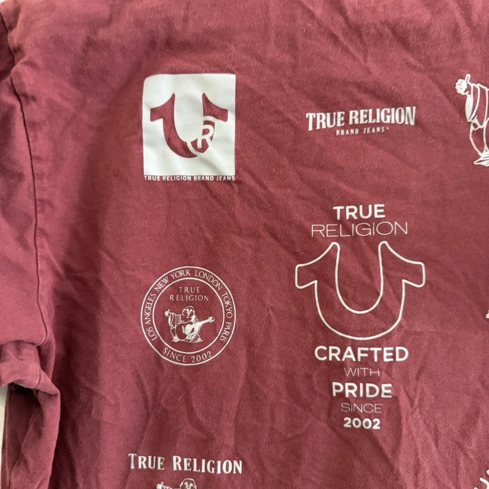 True Religion Men's T-Shirt Size Large Color White Burgundy Red‎ Icon Logos